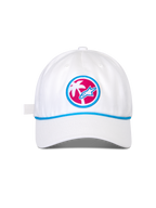 Alpinestars Calipalm Strapback kasket, hvid baseballkasket, buet skygge med blå snore-detalje, cirkulært frontmærke med pink baggrund, hvidt palmetræ og blåt Astars-logo, afslappet sportswear-hovedbeklædning