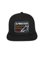 Alpinestars Intuitive Snapback kasket, sort, broderet Alpinestars Racing Ahead-mærke på fronten, flad skygge med struktureret krone, afslappet motorsport-hovedbeklædning