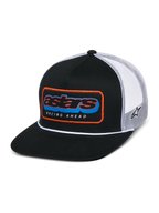 Alpinestars Phosphor Trucker Hat, sort og hvid, flad skygge med struktureret krone og hvid snoredetalje, flerfarvet Astars-mærke på fronten med orange kant og "RACING AHEAD"-tekst, åndbar hvid mesh-bagside med broderet logo på siden