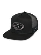 Alpinestars Contender Trucker kasket, sort snapback cap, flad skygge, ovalt mærke på fronten med ternet Astars-logo og Racing Ahead-tekst, sort mesh-bagside, broderet logo på siden, afslappet motorsport-streetwear