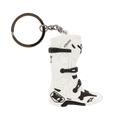 Alpinestars New Tech 10 Boot Keyfob, miniature 3D-nøglering formet som en motocrossstøvle, hvid og sort, med detaljerede spænder og branding, metalring og kæde, motorsport-inspireret tilbehør