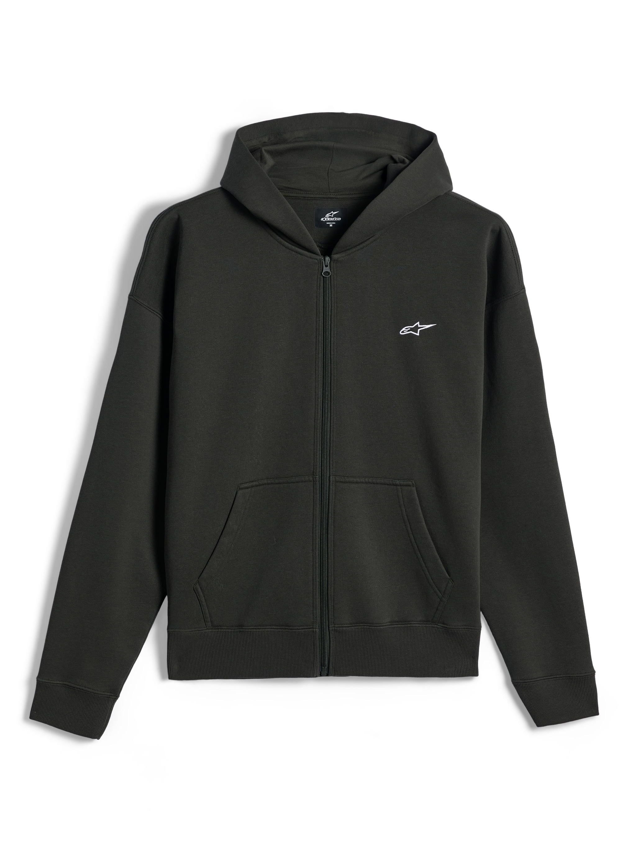 Alpinestars Essentials Ageless Zip Hoodie, hættetrøje med gennemgående lynlås i fleece, Off Black, lille hvidt Alpinestars-logo på venstre bryst, afslappet motorsport-streetwear, med forlommer og ribstrikkede manchetter