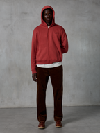 Alpinestars Essentials Ageless Zip Hoodie, afslappet sportstøj, teglrød, fuld lynlås med hætte med snoretræk, lille logo på brystet, afslappet pasform med stenvasket finish