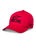 Alpinestars Ride Sonic Hat, rød baseballkasket, sort 3D-broderet 'RIDE' og Alpinestars-logo, buet skygge, struktureret krone, casual motorsport-streetwear