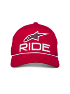 Alpinestars Ride Comp Snapback kasket, rød med hvid og sort, med 3D Astars Ride-logo og hvid flettet rebkant, struktureret krone med buet skygge, afslappet motorsport-inspireret hovedbeklædning