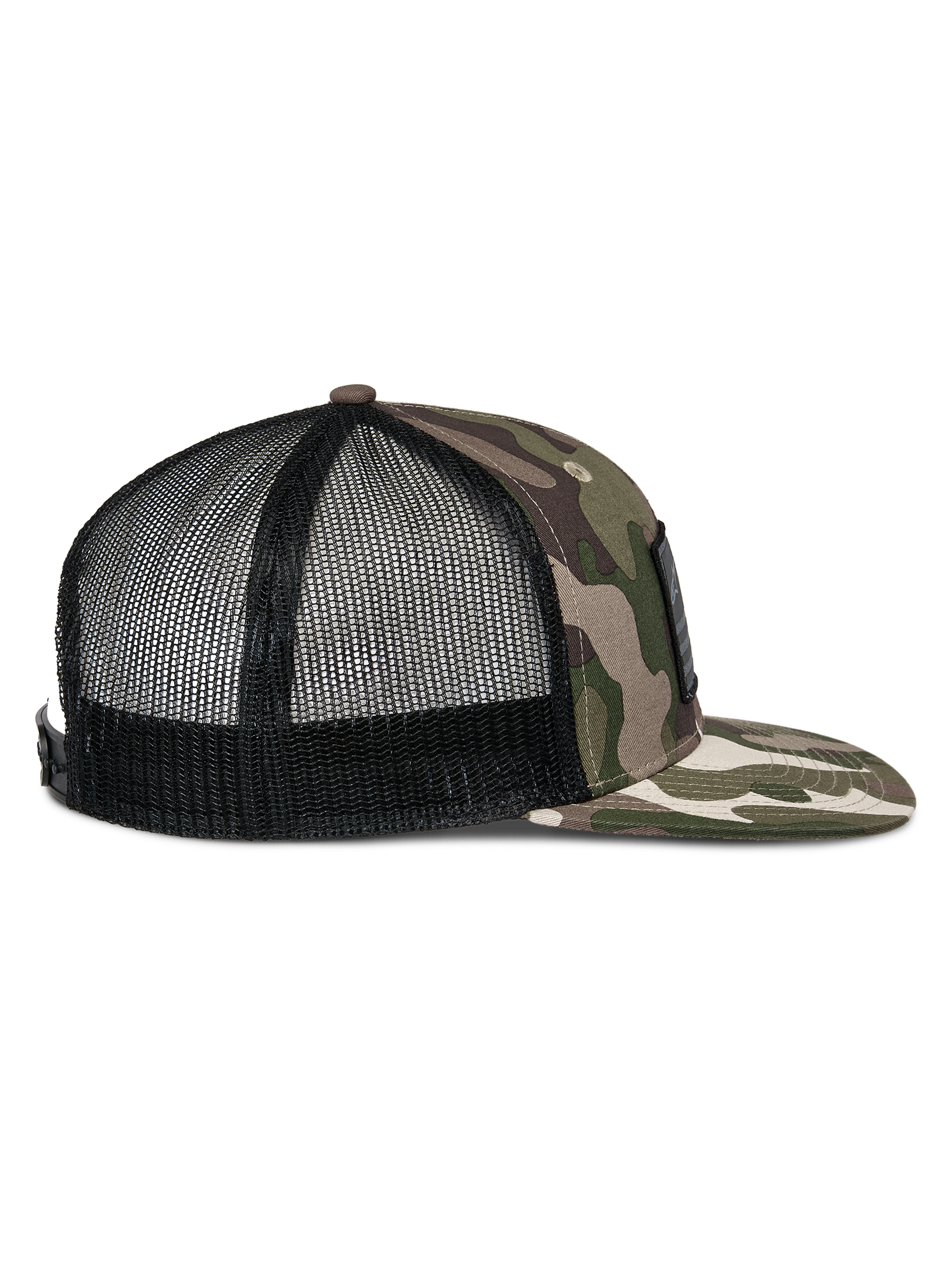 Alpinestars Flag Flat Trucker Hat, grøn camouflage og sort, sideprofil med flad camouflage-skygge, struktureret front og åndbart sort mesh-bagstykke, snapback-lukning, casual motorsport-hovedbeklædning