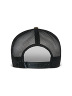 Alpinestars Flag Flat Trucker Hat, Grøn Camo og Sort, set bagfra med åndbare sorte mesh-paneler og en justerbar snapback-lukning med et lille logo-mærke, afslappet motorsportsinspireret hovedbeklædning