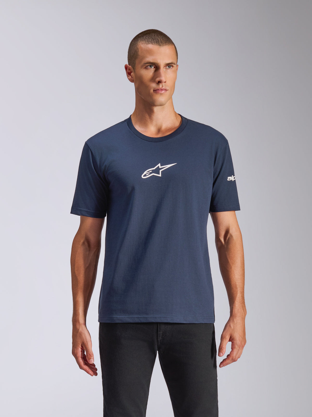 Alpinestars Frontal CSF Tee, kortærmet t-shirt, navy, hvidt Astars-logo på brystet, afslappet motorsport streetwear