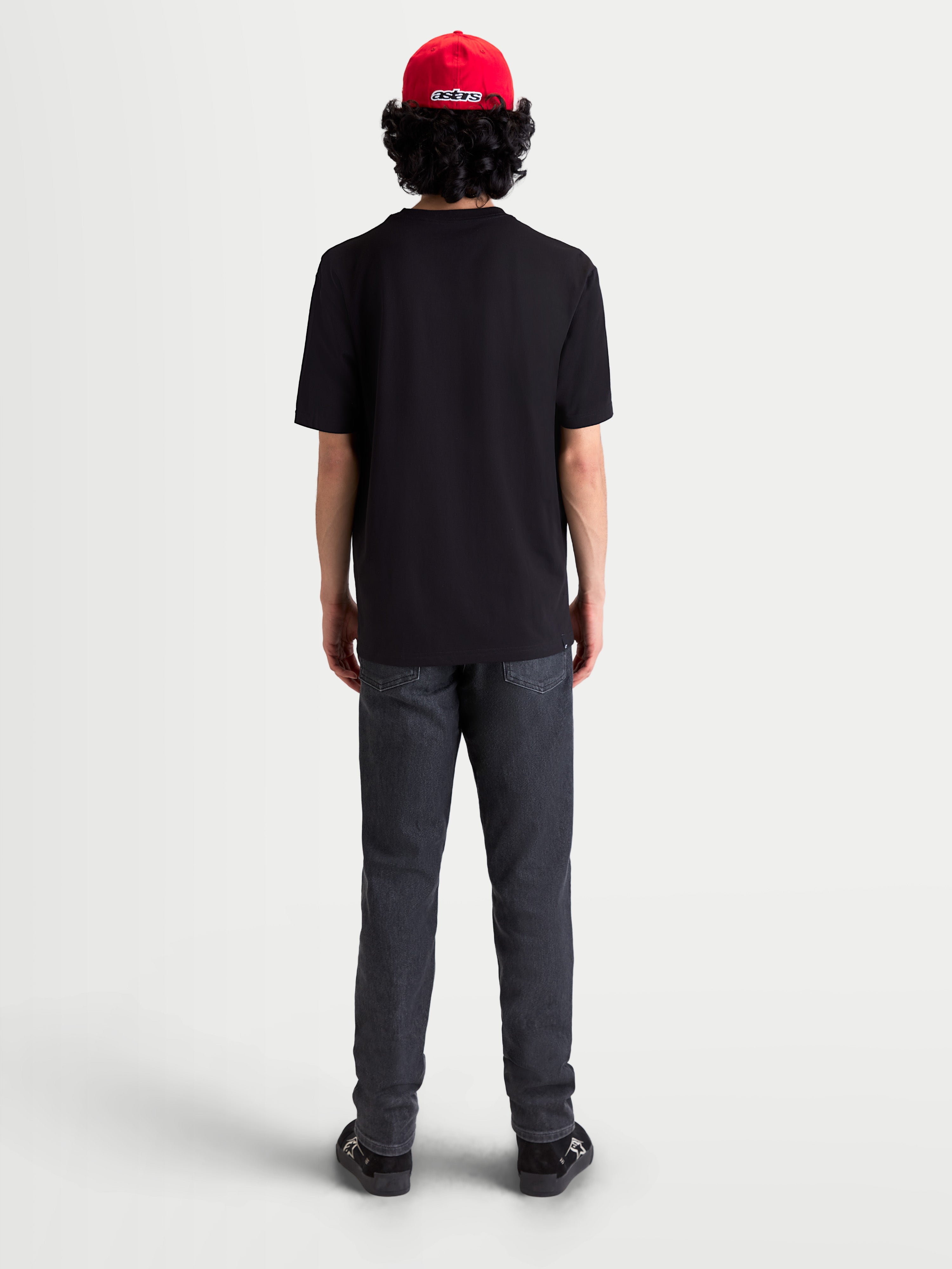 Alpinestars Elliptogrit CSF T-shirt, herre-T-shirt med korte ærmer, sort, set bagfra på model, premium bomulds-polyesterblanding, afslappet sportswear til hverdagsbrug.