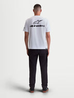 Alpinestars Combo Back CSF T-shirt, kortærmet herre-sportswear t-shirt i hvid og sort, bomulds-polyesterblanding, set bagfra på model med stor sort Astars-logografik på ryggen.