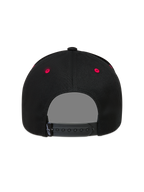 Alpinestars Retro Snapback Hat, sort og rød kasket set bagfra med justerbar snapback-lukning og røde lufthuller.