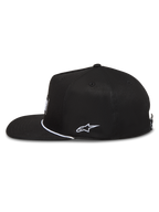 Alpinestars Label Snapback kasket, sort twill med flad skygge, hvidt sidebroderi og frontmærke, sportstøj.