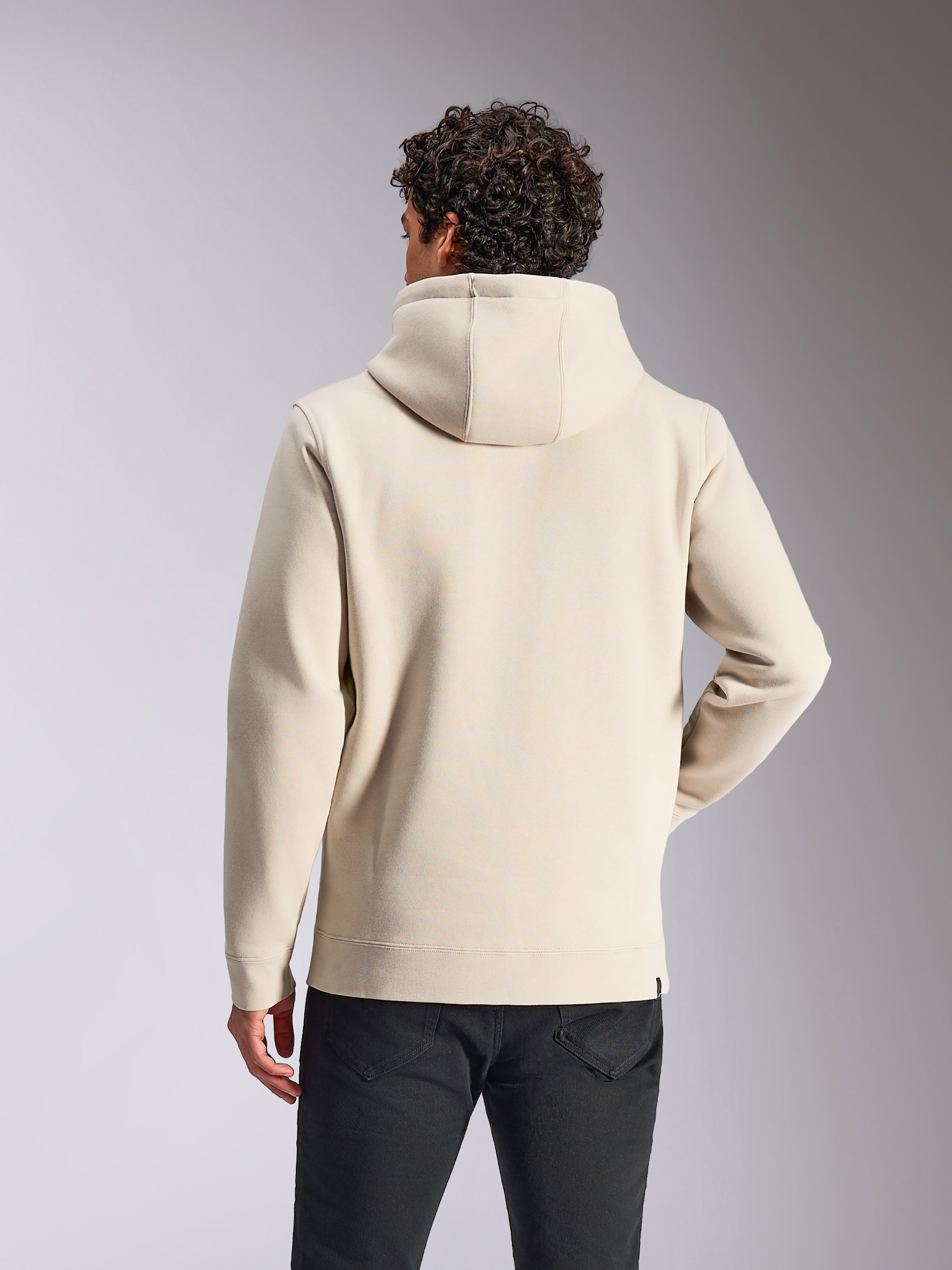 Alpinestars Always V3 Hættetrøje, set bagfra, off-white afslappet streetwear, fleece-pullover med hætte, lange ærmer, båret med sorte bukser