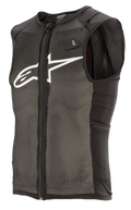 Alpinestars Paragon Plus Protection Vest, sort og hvid, letvægts MTB-beskyttelsesvest med ærmeløst design, gennemgående lynlås foran, tekstureret stræk-mesh-konstruktion, sorte sidepaneler, hvidt logo på brystet og H2O-væskesystemmærke.