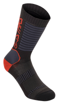 Alpinestars Paragon Lite Socks 19, tekniske cykelsokker, sort med klare røde og grå detaljer, 19 cm længde til midt på læggen, åndbare mesh-paneler, ribbet tekstur for strækbarhed, forstærket hæl