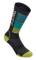 Alpinestars Drop Socks, mountainbike MTB-cykelsokker, sort med graduerede striber i teal og limegrøn, gulgrøn tå og hæl, med hvidt Astars-branding og åndbar mesh-tekstur