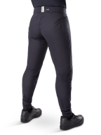 Alpinestars A-Dura Thermal Pant, mountainbike-bukser, sort, set bagfra med lynlåslommer og branding på linningen, tætsiddende pasform til cykling i koldt vejr