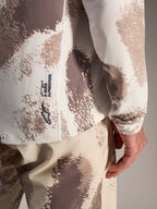 A-Dura Ride langærmet trøje i Sand Camo, teknisk jacquard-stof med detaljeret Alpinestars-branding.
