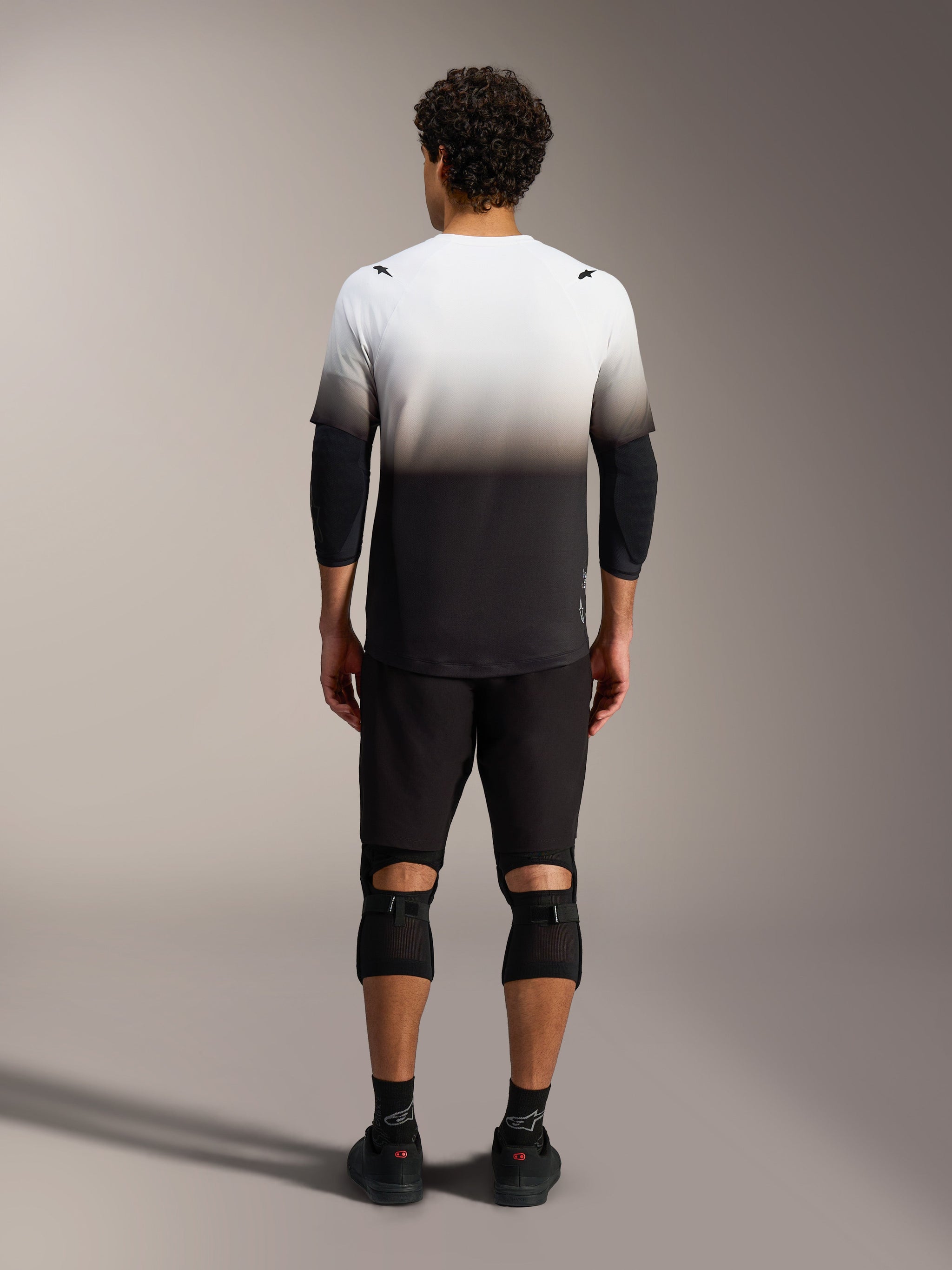 A-Dura ASTARS Jersey 2.0, short sleeve MTB top in white and black gradient, featuring a regular fit and drop tail.