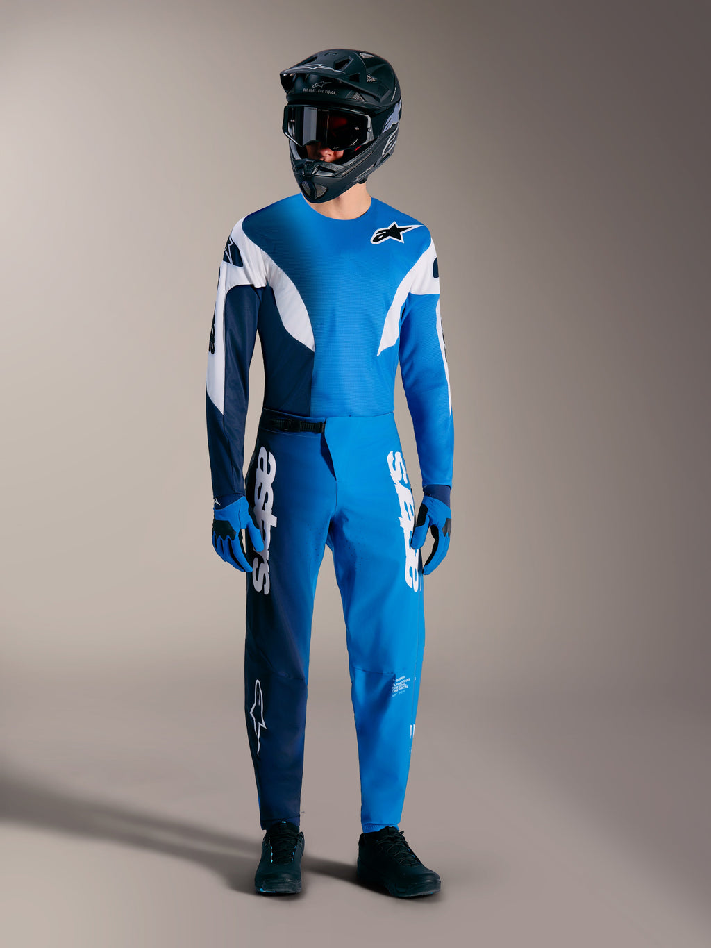 Alpinestars 2026 A-Supra Elite MTB-sæt i faded bright blue, med teknisk trøje og bukser til performance mountainbike.