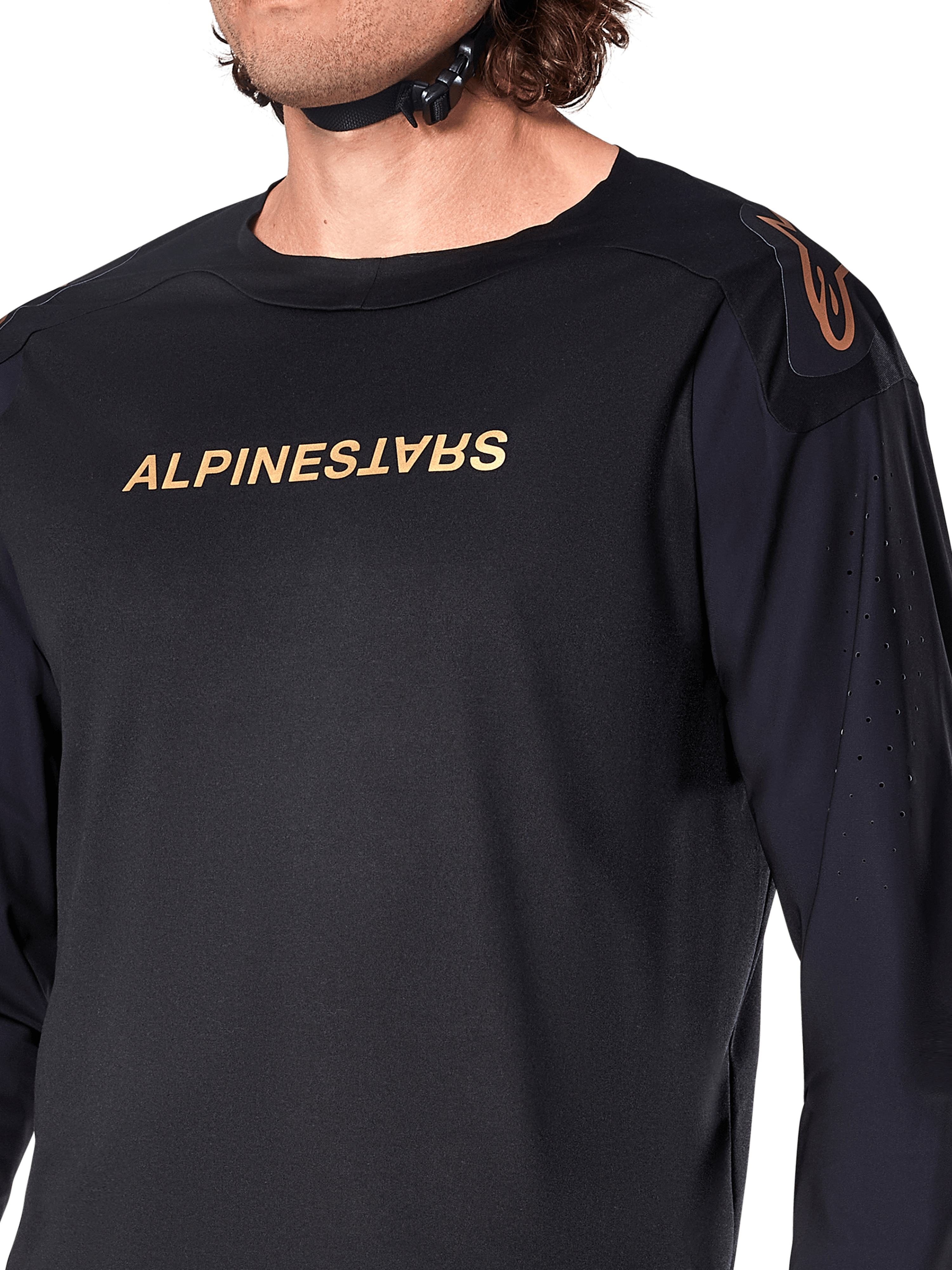 Alpinestars A-Aria Polartec Switch langærmet jersey, sort, med bronze Alpinestars-branding på brystet og skulderen, laserperforeringer på ærmerne til ventilation, teknisk performance MTB-beklædning