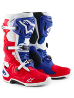 Alpinestars Limited Edition Fortitude Tech 10-støvle, motocross-støvler, klar rød, hvid og blå, med tredobbelt spændelukning, Astars-branding og patriotisk design, holdbar TPU- og mikrofiberkonstruktion til elite off-road-performance