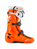 Alpinestars Tech 10 Enduro støvler, motocross terrænkørselsstøvler, fluorescerende orange med sorte og hvide detaljer, sidevisning med tredobbelt spændelukkesystem, robust sort sål og beskyttende TPU-konstruktion til enduro-kørsel
