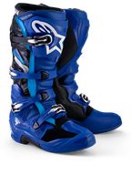 Alpinestars Yamaha Tech 7-støvler, motocross-støvler, blå, sort og hvid, med et lukkesystem med flere spænder, TPU-skinnebensplade med hvidt Astar-logo og Yamaha-branding på den øverste gaiter, designet til off-road-performance