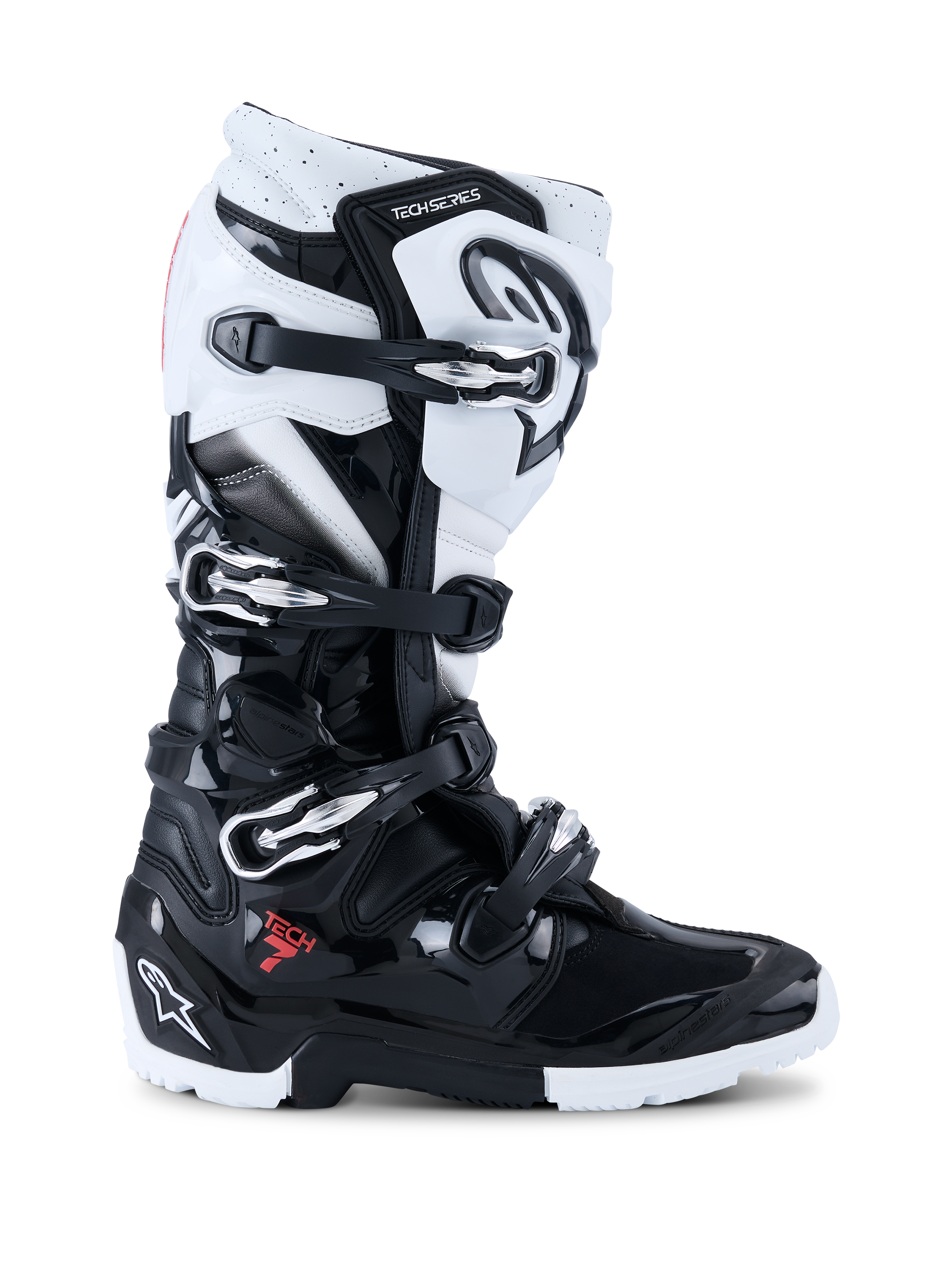 Alpinestars 2026 Tech 7 Enduro støvler, off-road motorcykelstøvler, sort og hvid, med fire metalspænder, stødfaste TPU-beskyttelsespaneler, robust dobbelt-sammensat sål og markant Alpinestars-branding på hæl og skinneben