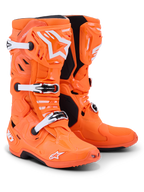 Alpinestars Tech 10 Supervented støvler, motocross-støvler, neonorange med hvide og sorte detaljer, med hvide justerbare spænder, ventileret TPU-skinnebensplade og markant Alpinestars-logo, højtydende fodtøj til off-road racing