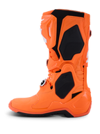 Alpinestars Tech 10 Supervented støvler, motocross-støvler, fluorescerende orange og sort, profilvisning fra siden, med ventileret TPU-skal, mesh-paneler for luftgennemstrømning og justerbart spændesystem, højtydende off-road racingudstyr