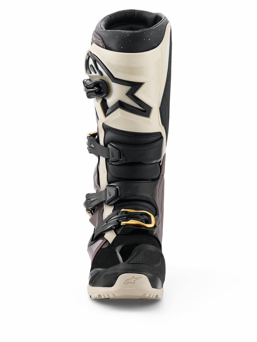 Alpinestars 2026 Tech 7 Enduro Drystar® støvler, sort, mørkegrå og guld, vandtætte off-road motorcykelstøvler, set forfra med multispænde-lukkesystem med guld-detaljer, TPU-skinnebensbeskyttelse og stjernelogo-design.