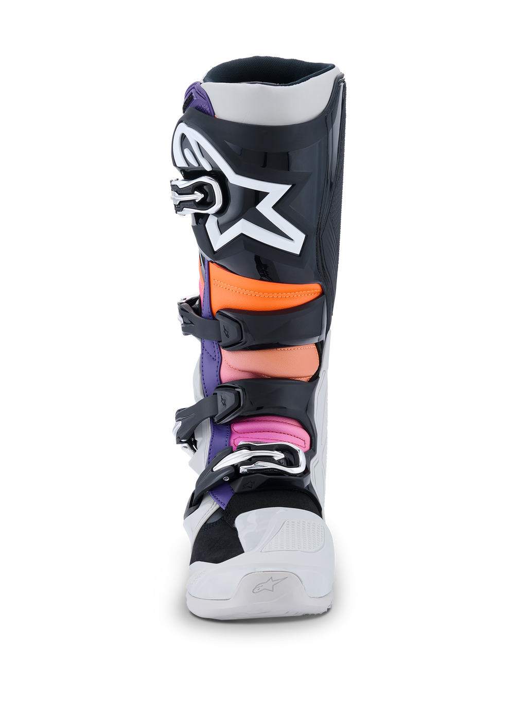 Alpinestars Tech 7-støvler, motocross-støvler, sort, lysegrå, orange fluo og magenta, set forfra med en sort skinnebensplade med et stort hvidt Alpinestars-stjernelogo, flerfarvede polstrede zoner i orange og pink samt et holdbart hvidt chassis med sorte spænder.