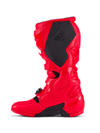 Alpinestars Tech 7-støvler, motocross-støvler, klar rød, medial sidevisning med et stort sort tekstureret grebspanel med Tech 7-branding, TPU-beskyttelsesskal og justerbart spændelukningssystem til off-road racing