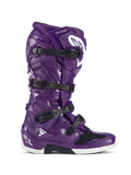 Alpinestars Tech 7 støvler, motocross off-road støvler, blank lilla med sorte spænder og hvide detaljer, set fra siden, lukkessystem med fire stropper, hvidt Star-logo på hælen og skinnebenet, slidstærk TPU-konstruktion til terrænkørsel