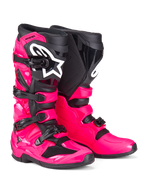 Alpinestars Tech 7-støvler, motocross-støvler, Diva Pink og sort, med en robust TPU-skal, lukkesystem med fire spænder og et hvidt Alpinestars-logo, højtydende off-road fodtøj