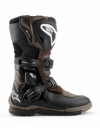 Alpinestars Corozal V2 Adventure Drystar støvler, motorcykel adventure touring-støvler, brun og sort, vandtæt konstruktion med justerbare spænderemme, forstærket ankel- og skinnebensbeskyttelse, kraftig mønstret sål for greb i alt terræn