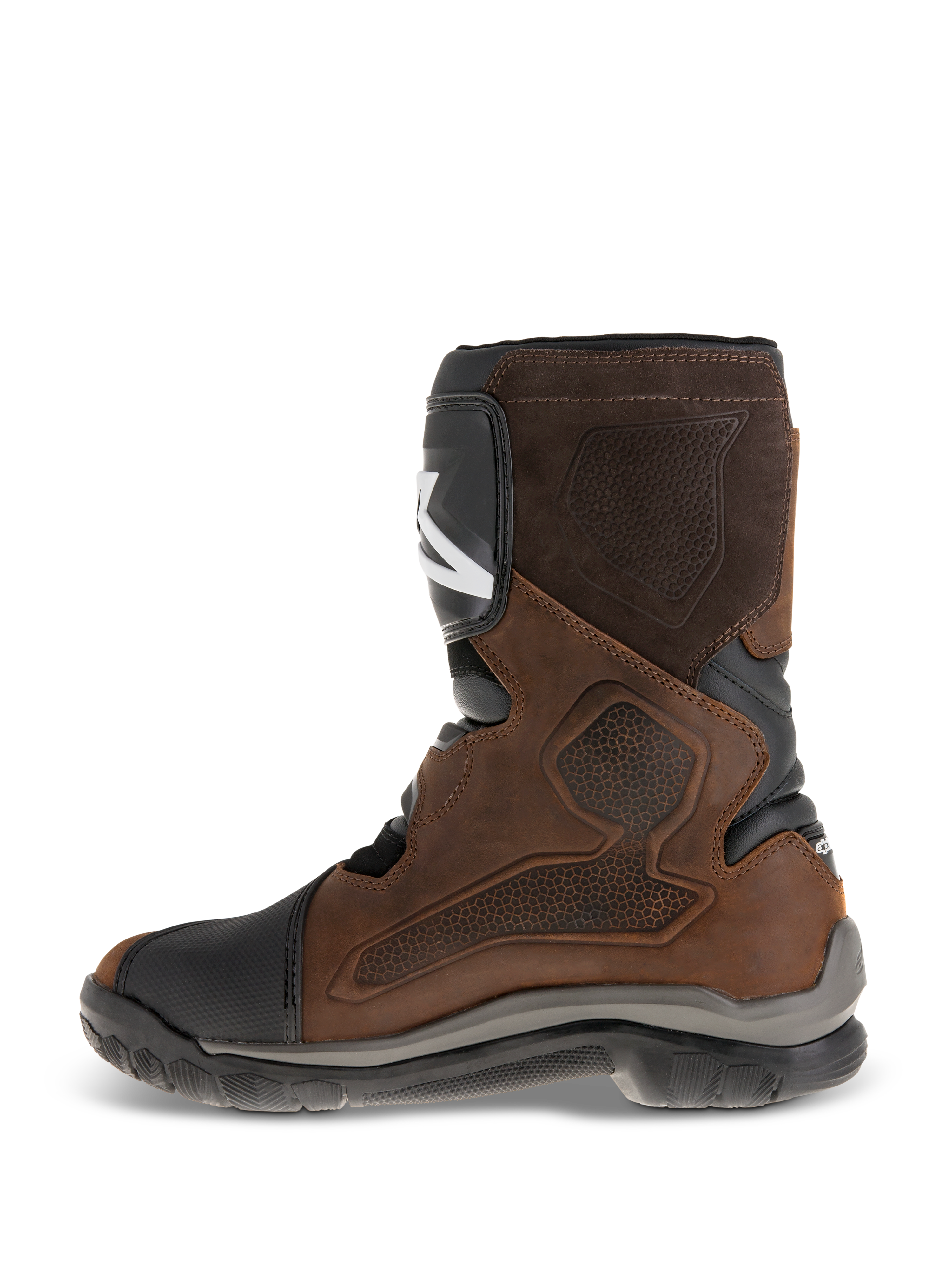 Alpinestars Belize Drystar® støvler, adventure touring-motorcykelstøvler med kort skaft, olieret brunt læder med sorte og grå detaljer, viser den mediale side med et stort varmepresset tekstureret grebspanel, TPU-skinneplate og robust vulkaniseret gummisål
