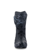 Alpinestars Supertech R støvler, racing-motorcykelstøvler, sort og sort, set forfra, viser TPU-skinnebensplade med logo, mesh-ventilationspaneler og strømlinet beskyttende konstruktion