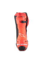 Alpinestars Supertech R støvler, motorcykel racingstøvler, Bright Red og Red Fluo, set bagfra, viser hælbeskytteren med hvid branding, sorte detaljer og mikrojusterbar skraldelukning ved læggen.