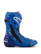 Alpinestars Supertech R Vented støvler, blå og sorte motorcykelracingstøvler, sideprofil med hvide logoer, omfattende perforerede ventilationszoner, forstærket hæl og udskiftelig tåslider.