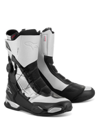 Alpinestars SP-X BOA-støvler, mellemhøje motorcykelstøvler til sportstouring, sort og sølv, med sideplaceret BOA Fit System-drejeknap, Rideknit-meshpaneler og TPU-beskyttelse ved hæl og tå, strømlinet atletisk design med Alpinestars-logoer