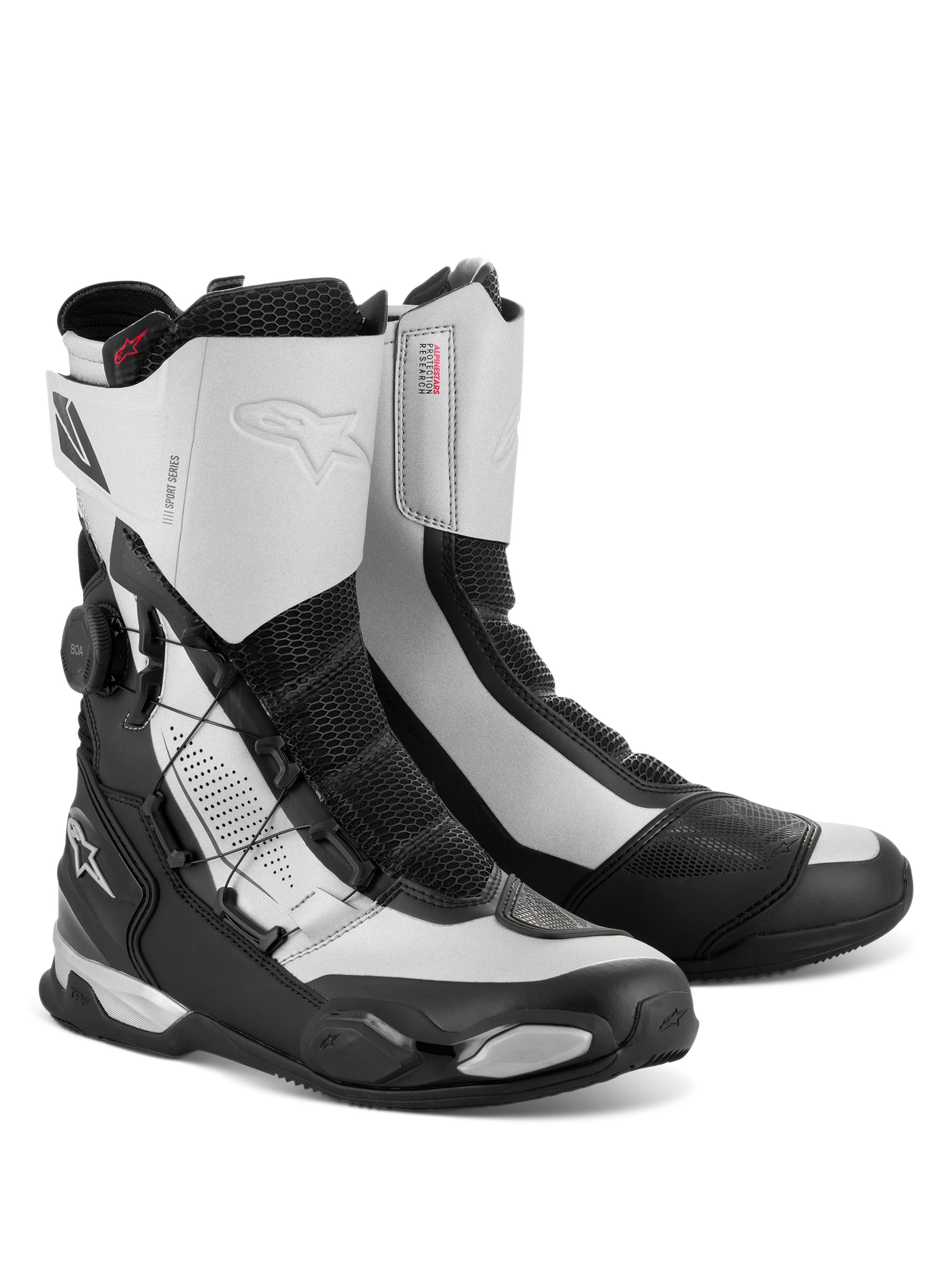 Alpinestars SP-X BOA-støvler, mellemhøje motorcykelstøvler til sportstouring, sort og sølv, med sideplaceret BOA Fit System-drejeknap, Rideknit-meshpaneler og TPU-beskyttelse ved hæl og tå, strømlinet atletisk design med Alpinestars-logoer