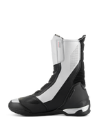 Alpinestars SP-X BOA-støvler, mellemhøje sportsmotorcykelstøvler, sort og sølv, strømlinet sideprofil med sølvpaneler og perforerede detaljer, sort TPU-hælkappe og Alpinestars-branding.