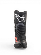 Alpinestars SMX-6 V2 Vented motorcykelracingstøvle, sort og grå med fluorescerende røde detaljer, set forfra med perforeret overdel, skinnebensbeskytter og toe slider