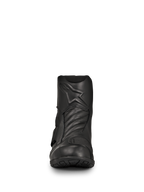 Alpinestars New Land GORE-TEX støvler, sorte road-touring motorcykelstøvler, set forfra, fuldnarvslæder konstruktion med præget stjernelogo, harmonikaflekszoner foran, vandtæt mellemlangt design til langdistanceture