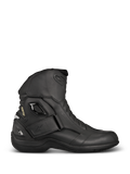 Alpinestars New Land GORE-TEX støvler, sorte motorcykelstøvler til touring, sideprofil med fuldnarvet læder, velcrorem ved ankel, GORE-TEX-branding og forstærket hæl for vandtæt beskyttelse.