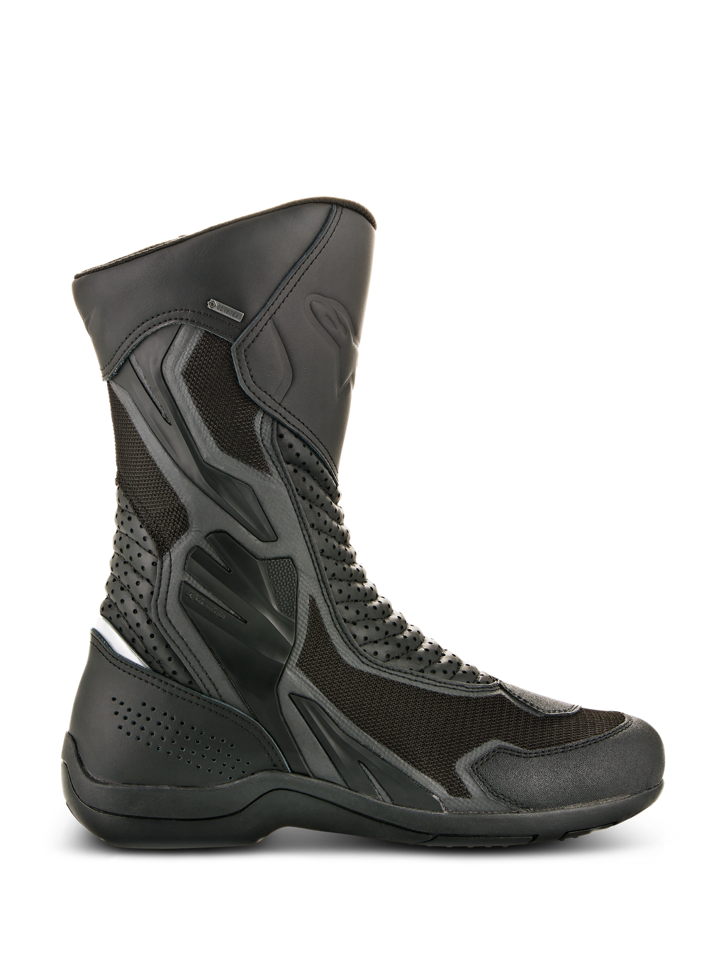 Alpinestars Air Plus V2 GORE-TEX støvler, sorte motorcykeltouringstøvler, sidevisning der viser ventileret mesh og perforeret læderkonstruktion, vandtæt og åndbart design, forstærkede beskyttelsesområder, robust gummisål, GORE-TEX branding-detalje