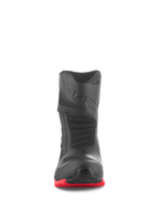 Alpinestars RT-7 Drystar® støvler, motorcykel touringstøvler, sort og rød, set forfra, med forstærket tåboks, 3D-printet gearskiftepude og klar rød profileret sål, vandtæt design til adventure-kørsel.