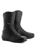 Alpinestars Andes V2 Drystar-støvler, sorte motorcykel-touringstøvler, vandtæt læderkonstruktion med harmonika-flexpaneler foran og bagpå, sideåbning med lynlås og flaplukning, med præget Alpinestars-logo og Drystar-branding, slidstærkt fodtøj til vej- og adventure-kørsel.